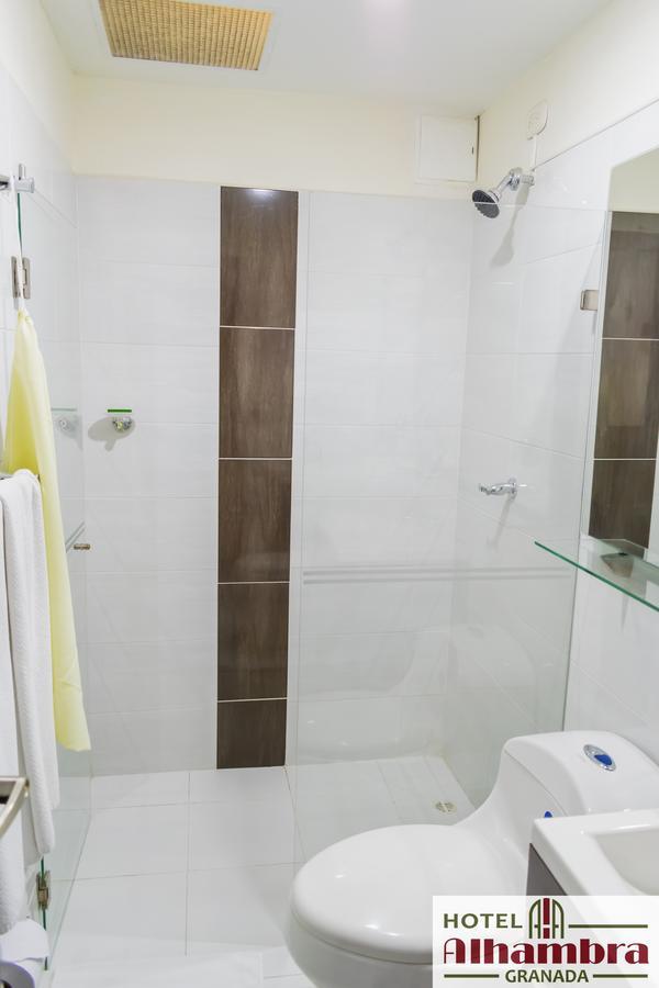 Hotel Alhambra Torre B กรานาดา ภายนอก รูปภาพ